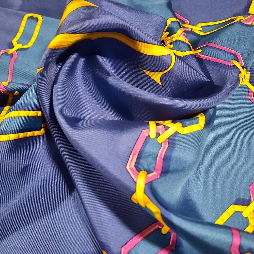 Pristine CARTIER Silk Twill Scarf 90cm Blue Square 35" + Horsebit Scarf Ring - Picture 11 of 13